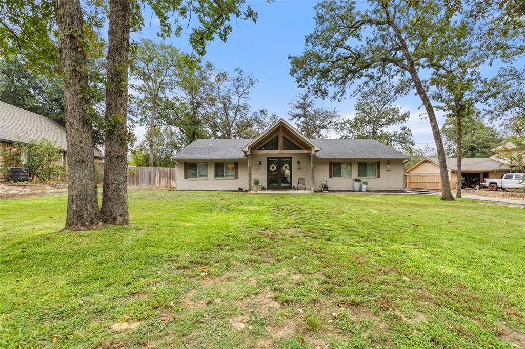 237 E Hideaway Lane, Hideaway, TX 75771