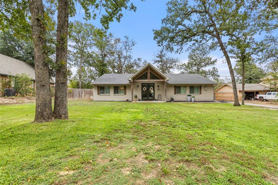 Property photo for 237 E Hideaway Lane, Hideaway, TX
