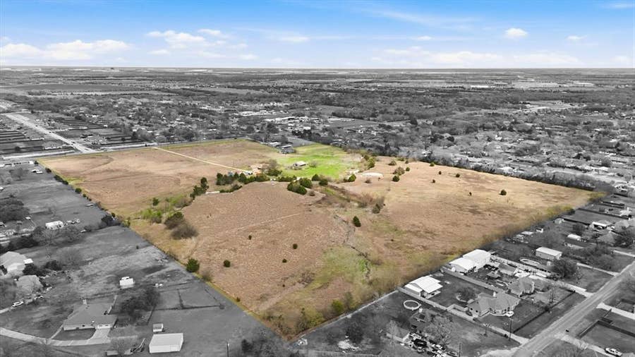 Property photo for 801 E FM-664 Road, Red Oak, TX