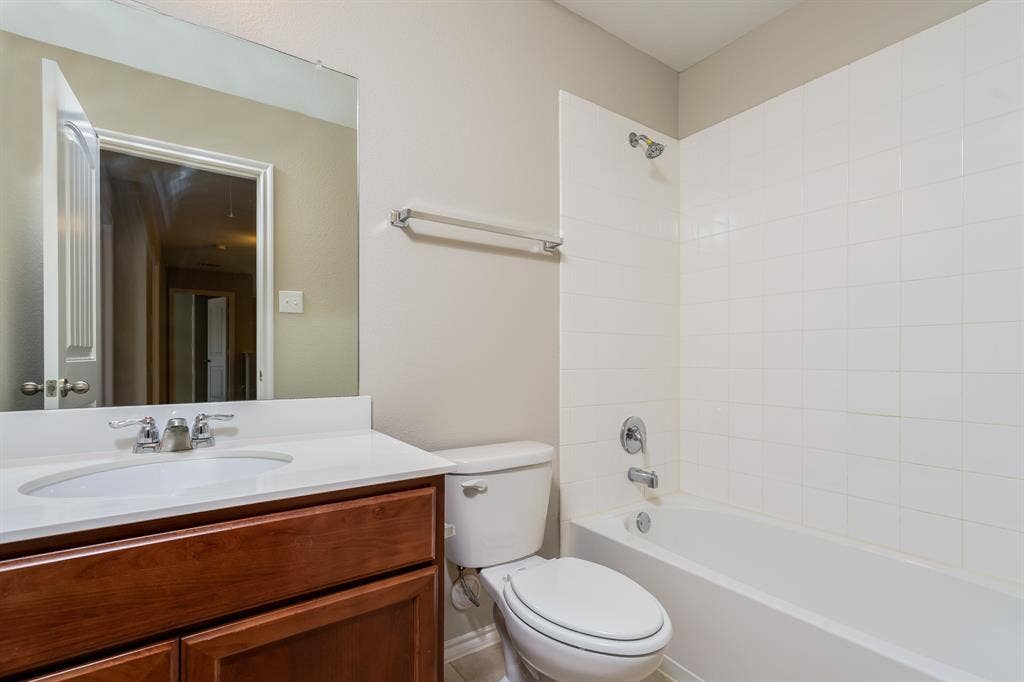 2212 Tombstone Road, Forney, TX 75126 2212 Tombstone Road, Forney, TX 75126