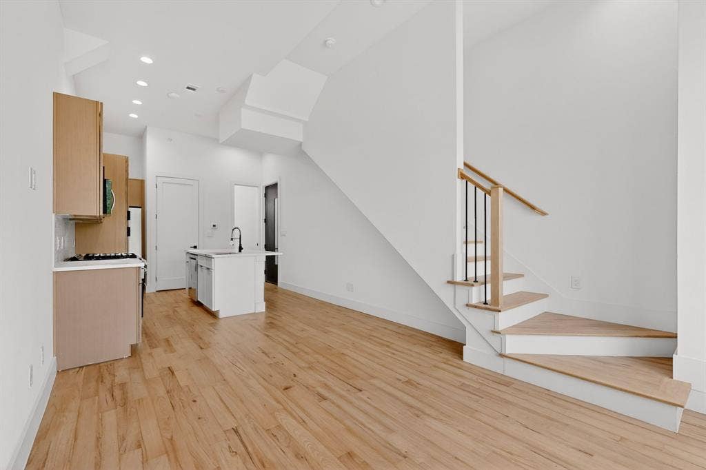 2080 Kelly Avenue, #108, Dallas, TX 75215 2080 Kelly Avenue, #108, Dallas, TX 75215