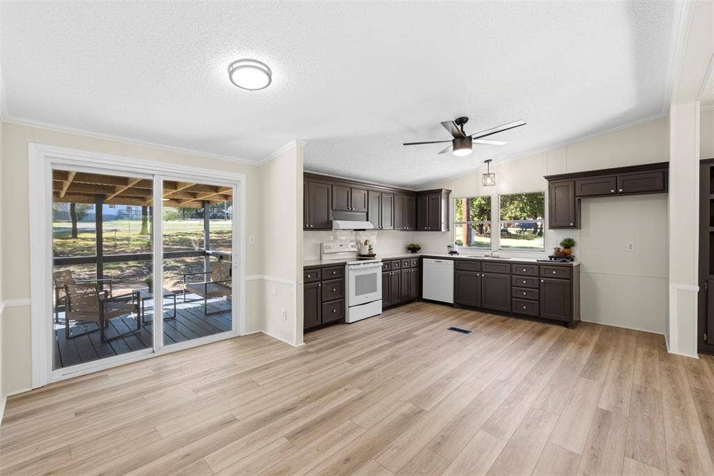 445 Fortune Road, Alvarado, TX 76009