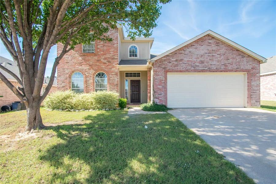 Property photo for 8512 Clearbrook Drive, Fort Worth, TX