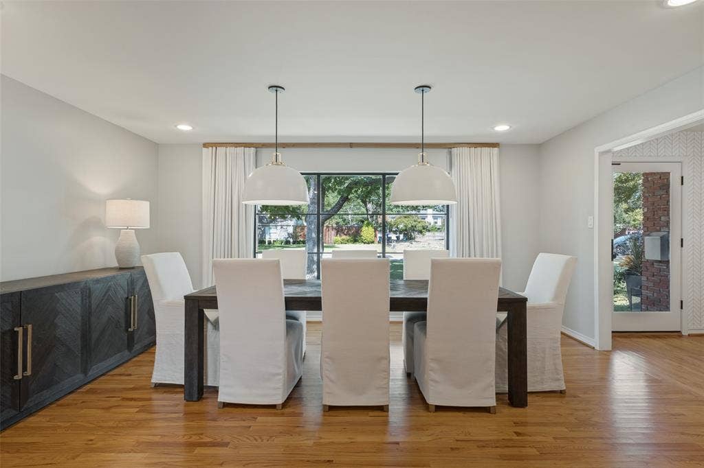 5222 Meadow Crest Drive, Dallas, TX 75229 View of dining facing the front