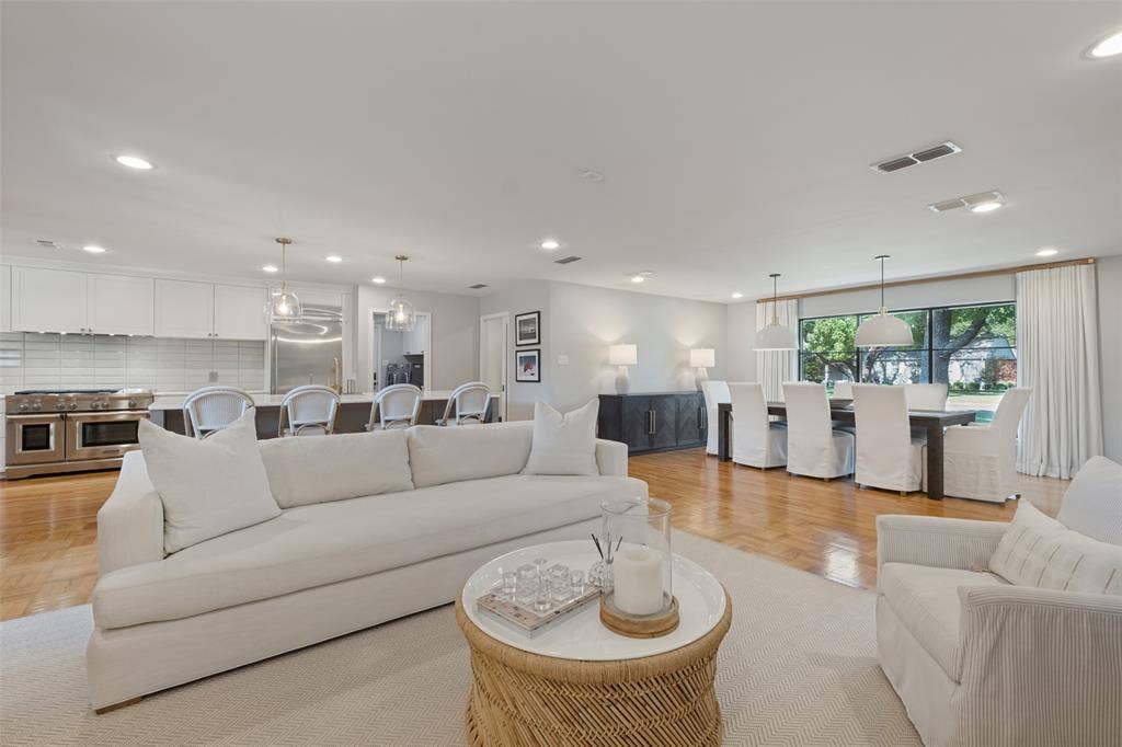 5222 Meadow Crest Drive, Dallas, TX 75229 Stunning space with TONS of natural light