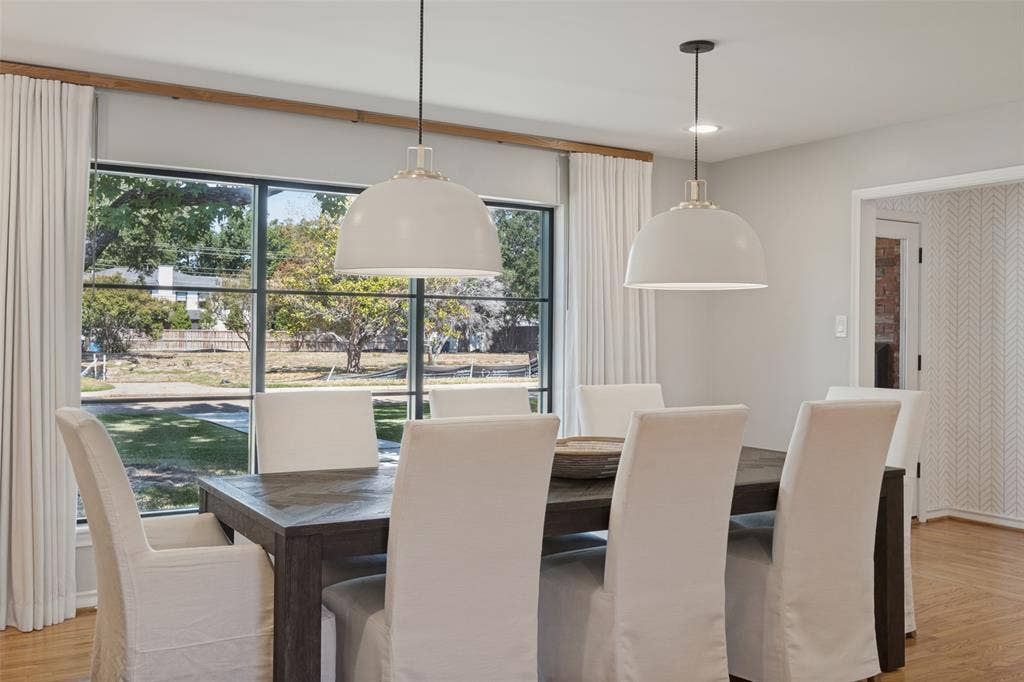 5222 Meadow Crest Drive, Dallas, TX 75229 Warm & inviting!