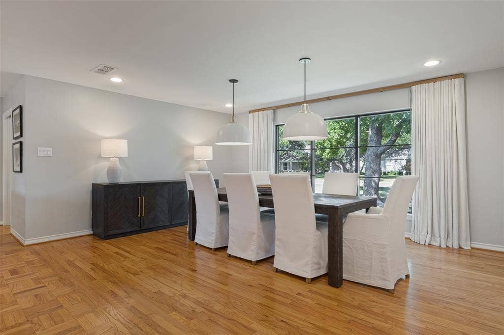 5222 Meadow Crest Drive, Dallas, TX 75229 Large dining area