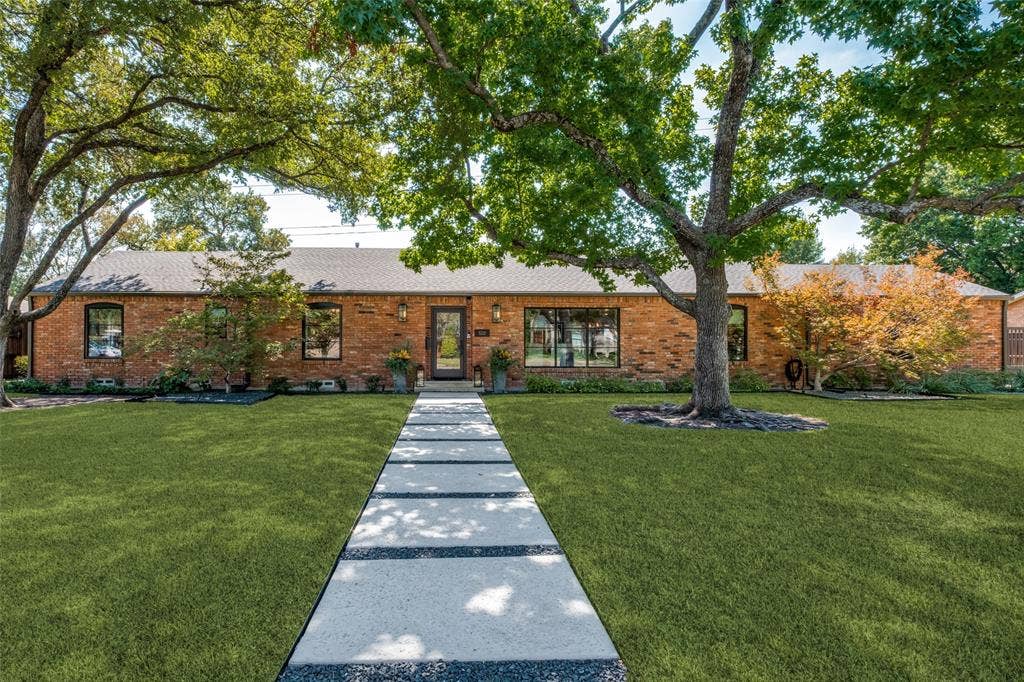 5222 Meadow Crest Drive, Dallas, TX 75229 Don't miss out on this beautiful property!