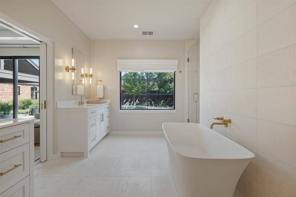5222 Meadow Crest Drive, Dallas, TX 75229 Private and serene