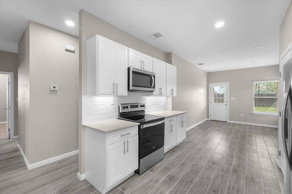 804 N Chandler Drive, Fort Worth, TX 76111 804 N Chandler Drive, Fort Worth, TX 76111