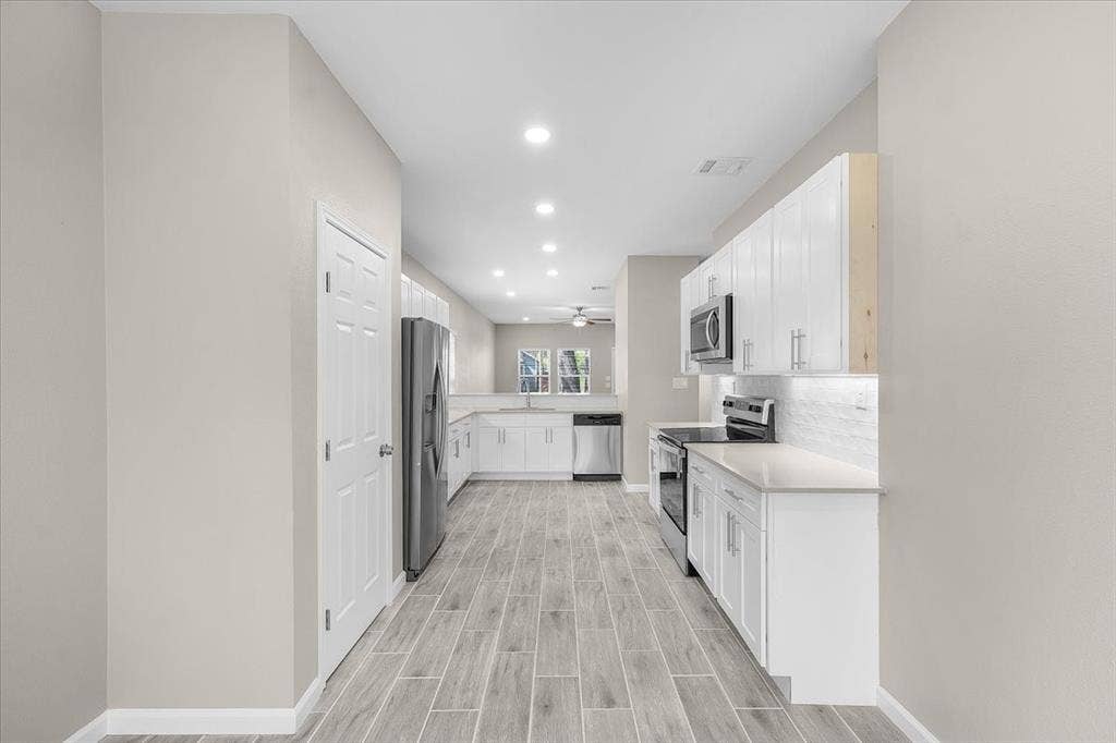 804 N Chandler Drive, Fort Worth, TX 76111 804 N Chandler Drive, Fort Worth, TX 76111