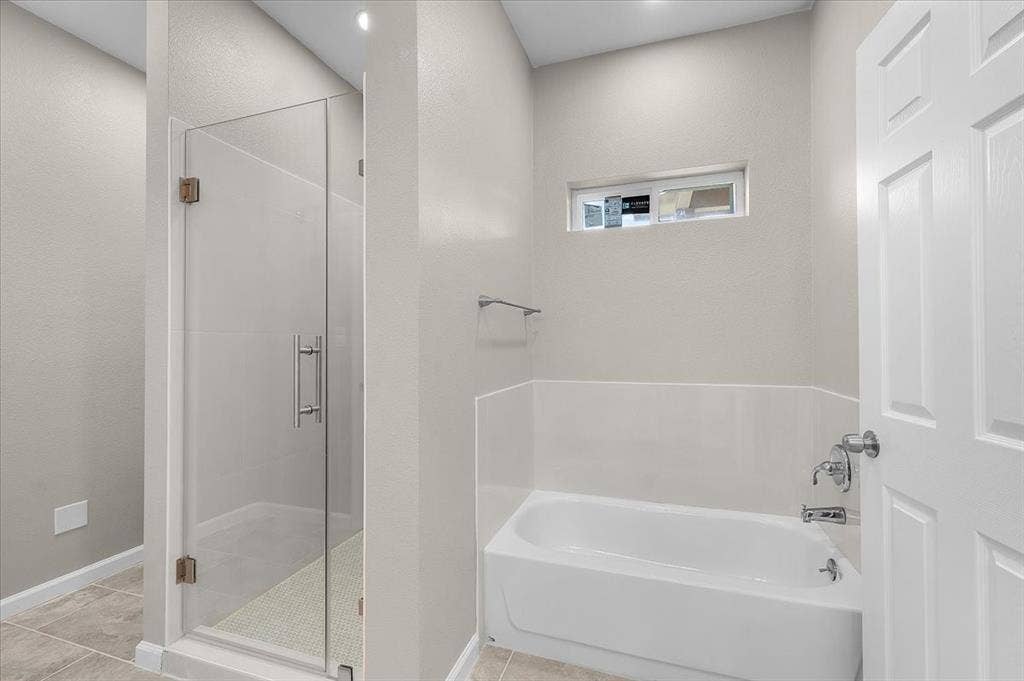 804 N Chandler Drive, Fort Worth, TX 76111 804 N Chandler Drive, Fort Worth, TX 76111