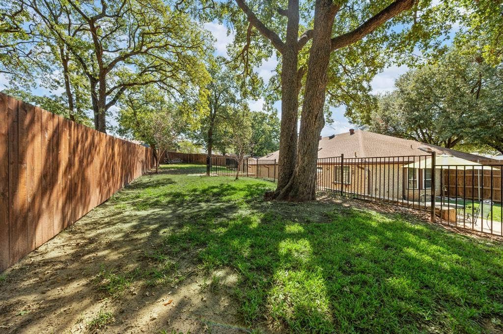 3500 Primrose Lane, Bedford, TX 76021