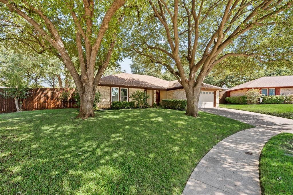 3500 Primrose Lane, Bedford, TX 76021
