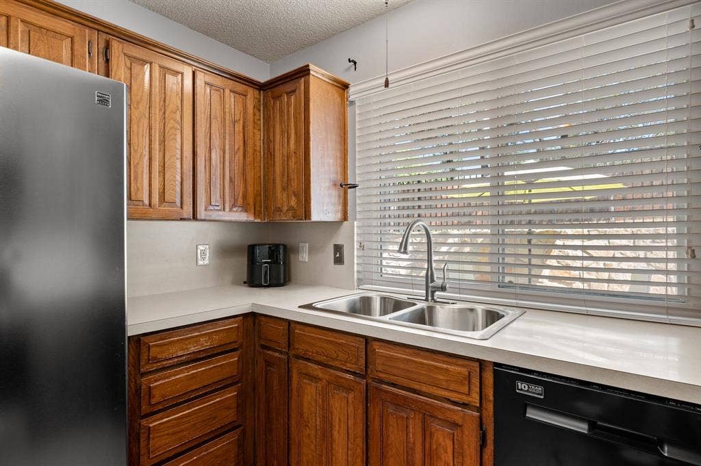 3500 Primrose Lane, Bedford, TX 76021