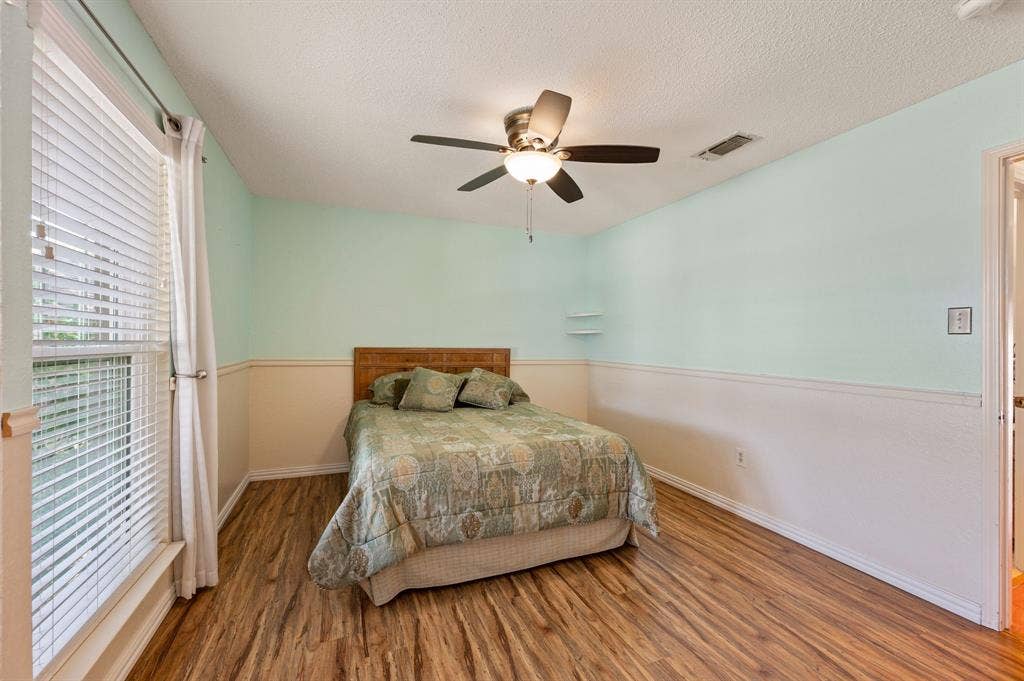 3500 Primrose Lane, Bedford, TX 76021