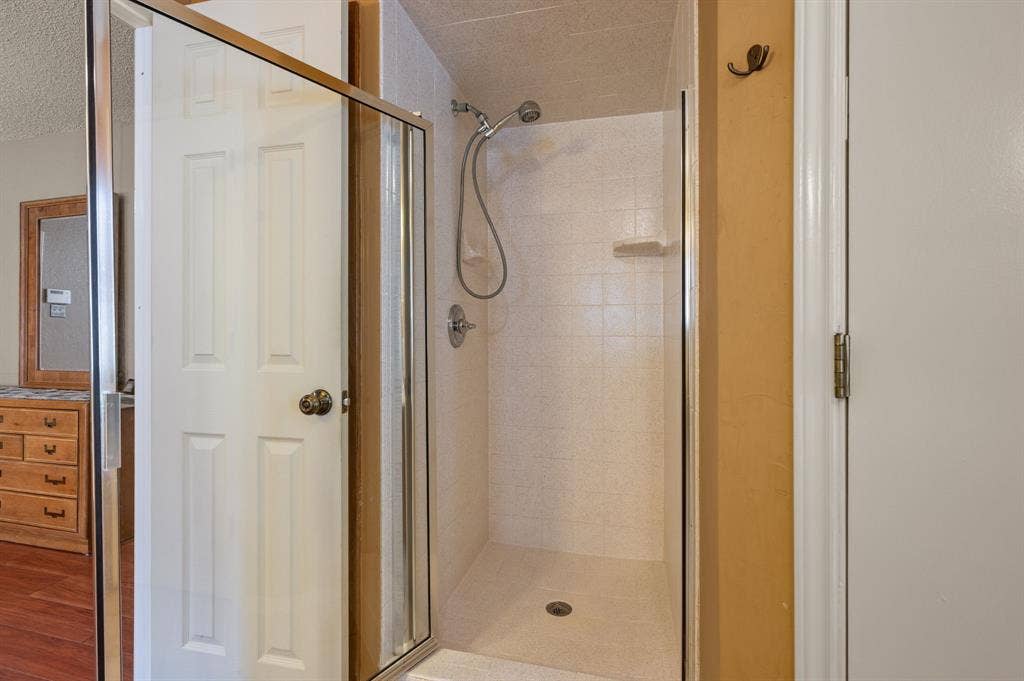 3500 Primrose Lane, Bedford, TX 76021