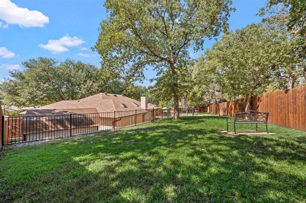 3500 Primrose Lane, Bedford, TX 76021