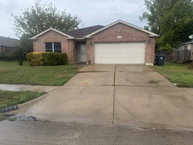 Property photo for 1403 Eveningcrest Court, Arlington, TX