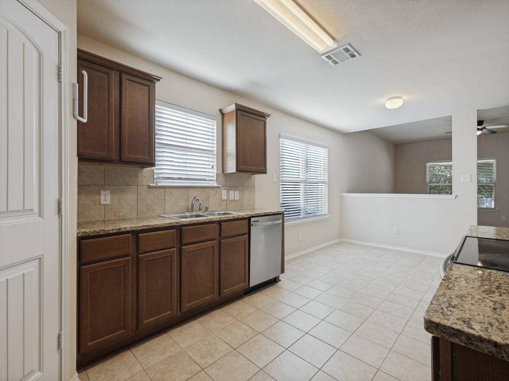 1201 Jasper Crossing, Princeton, TX 75407 1201 Jasper Crossing, Princeton, TX 75407