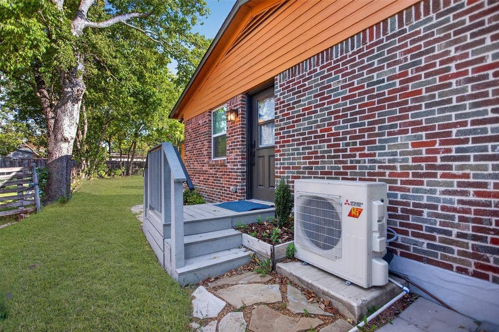 421 Wallace Drive, Garland, TX 75041 421 Wallace Drive, Garland, TX 75041