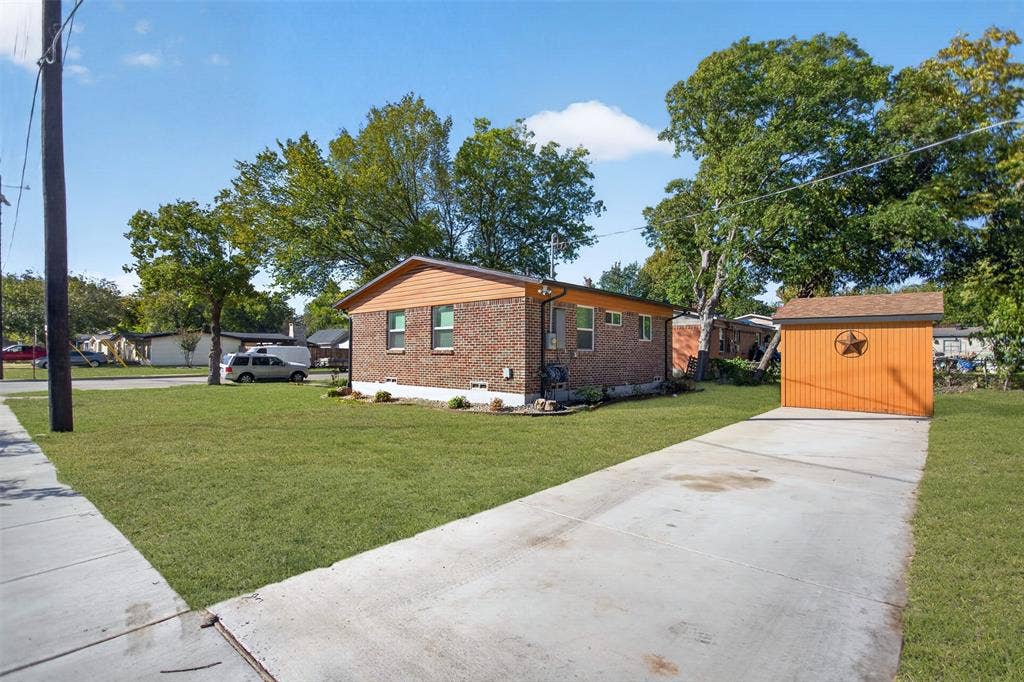 421 Wallace Drive, Garland, TX 75041 421 Wallace Drive, Garland, TX 75041