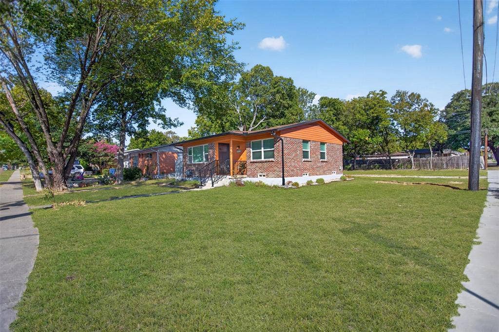 421 Wallace Drive, Garland, TX 75041 421 Wallace Drive, Garland, TX 75041