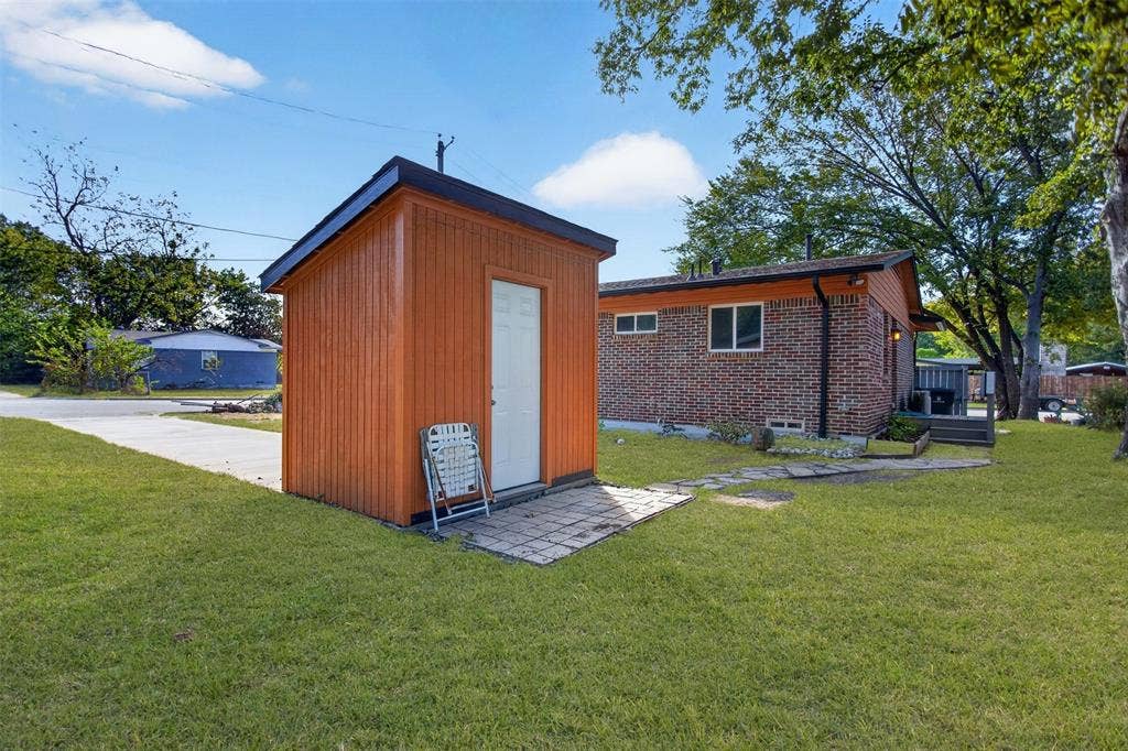 421 Wallace Drive, Garland, TX 75041 421 Wallace Drive, Garland, TX 75041