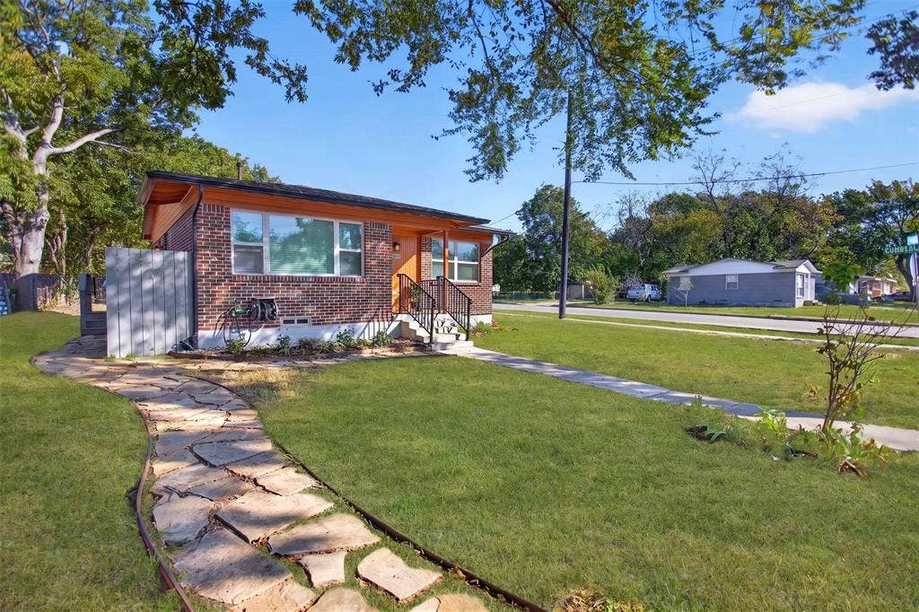 421 Wallace Drive, Garland, TX 75041 421 Wallace Drive, Garland, TX 75041