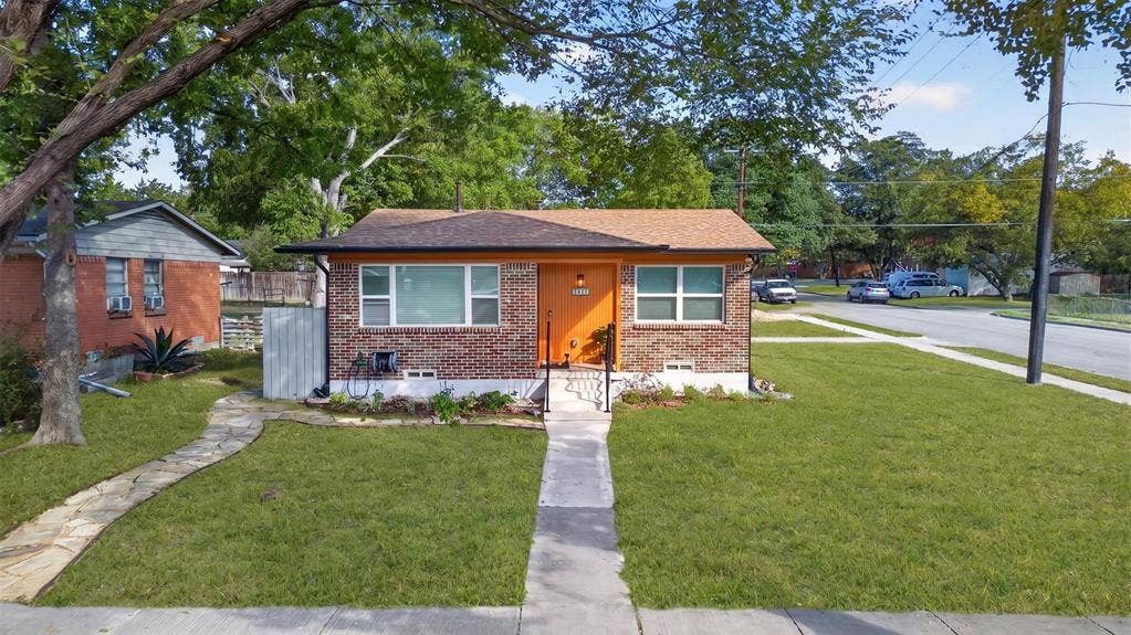 421 Wallace Drive, Garland, TX 75041 421 Wallace Drive, Garland, TX 75041