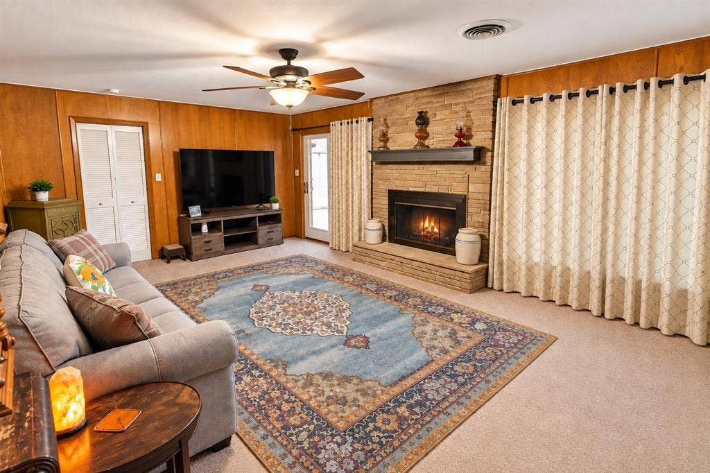 907 N Elm Street, Kemp, TX 75143 907 N Elm Street, Kemp, TX 75143
