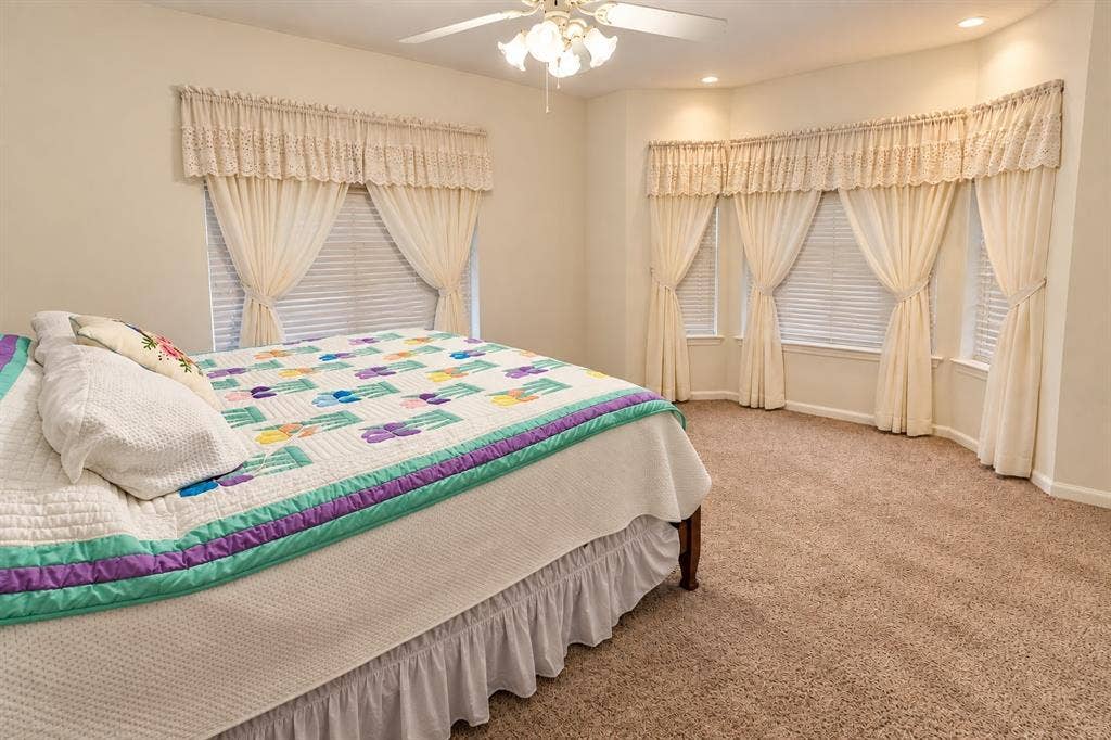 907 N Elm Street, Kemp, TX 75143 907 N Elm Street, Kemp, TX 75143