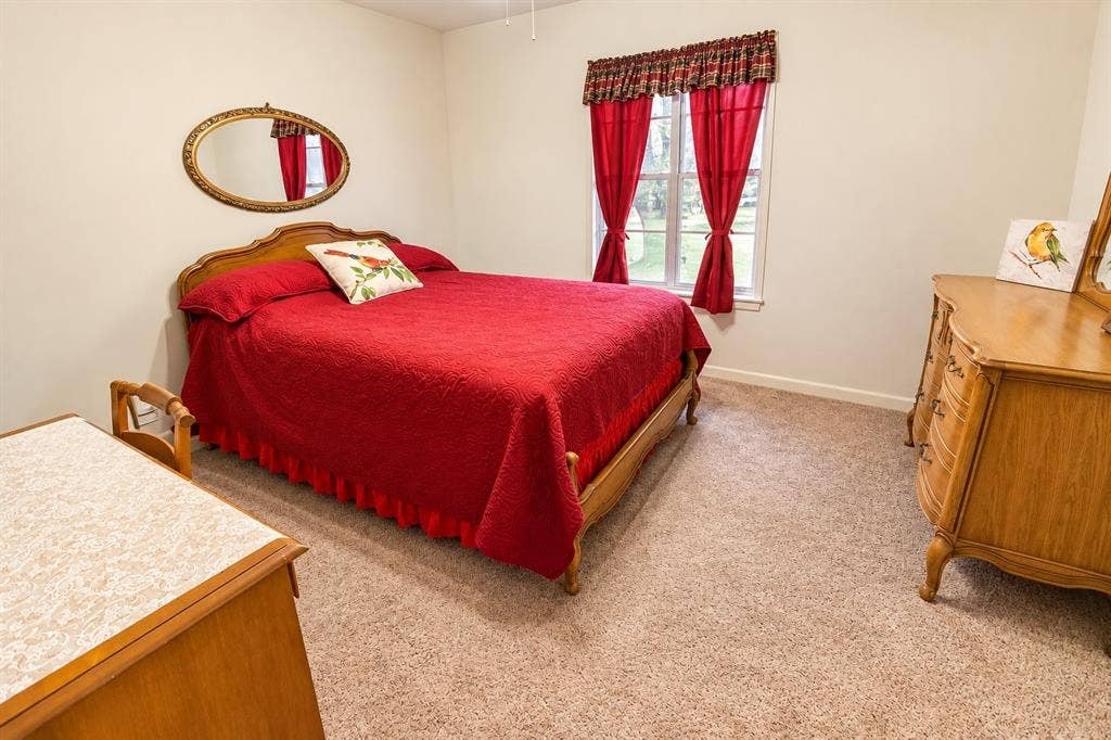 907 N Elm Street, Kemp, TX 75143 907 N Elm Street, Kemp, TX 75143