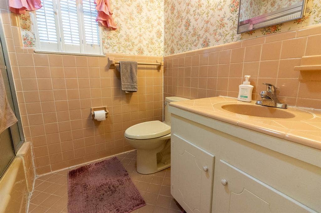 907 N Elm Street, Kemp, TX 75143 907 N Elm Street, Kemp, TX 75143