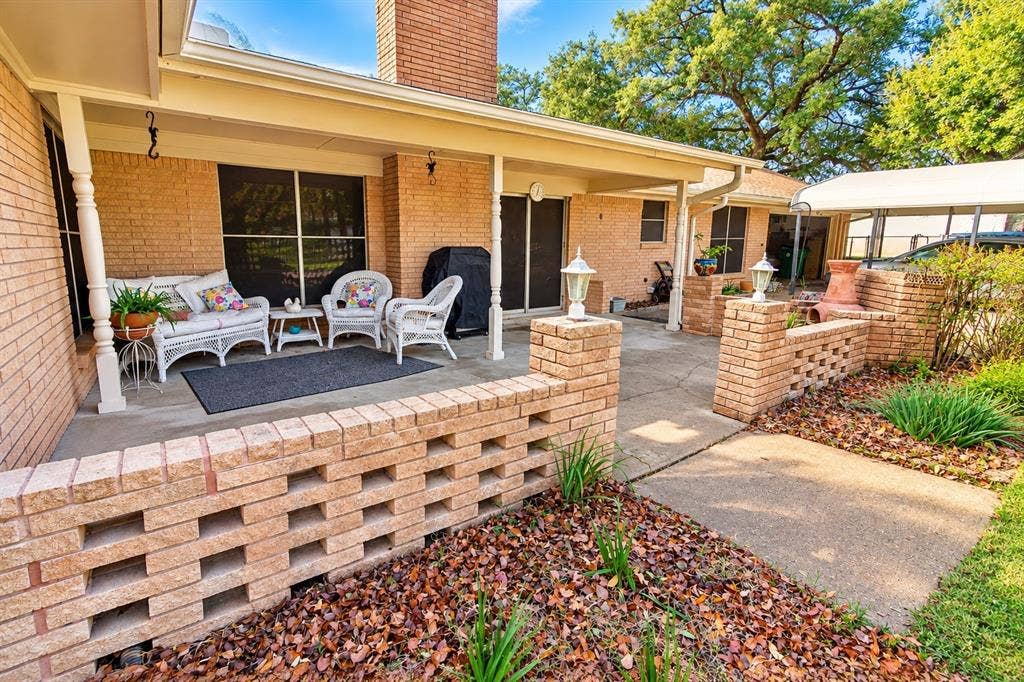 907 N Elm Street, Kemp, TX 75143 907 N Elm Street, Kemp, TX 75143