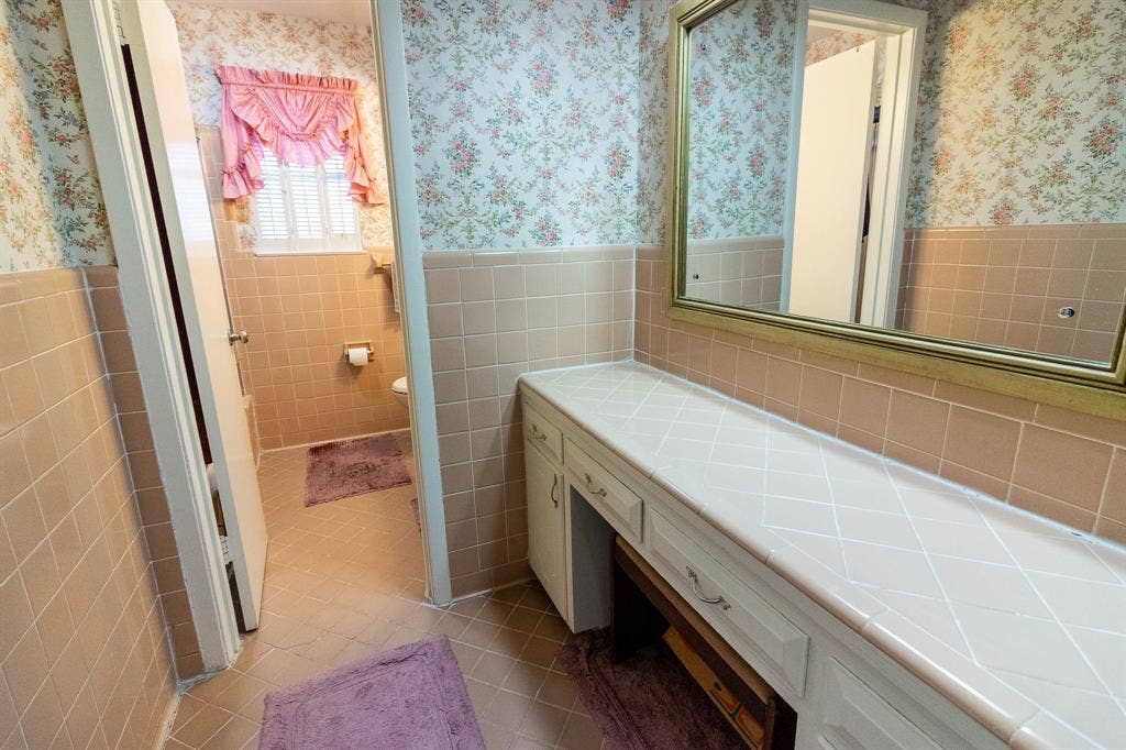 907 N Elm Street, Kemp, TX 75143 907 N Elm Street, Kemp, TX 75143