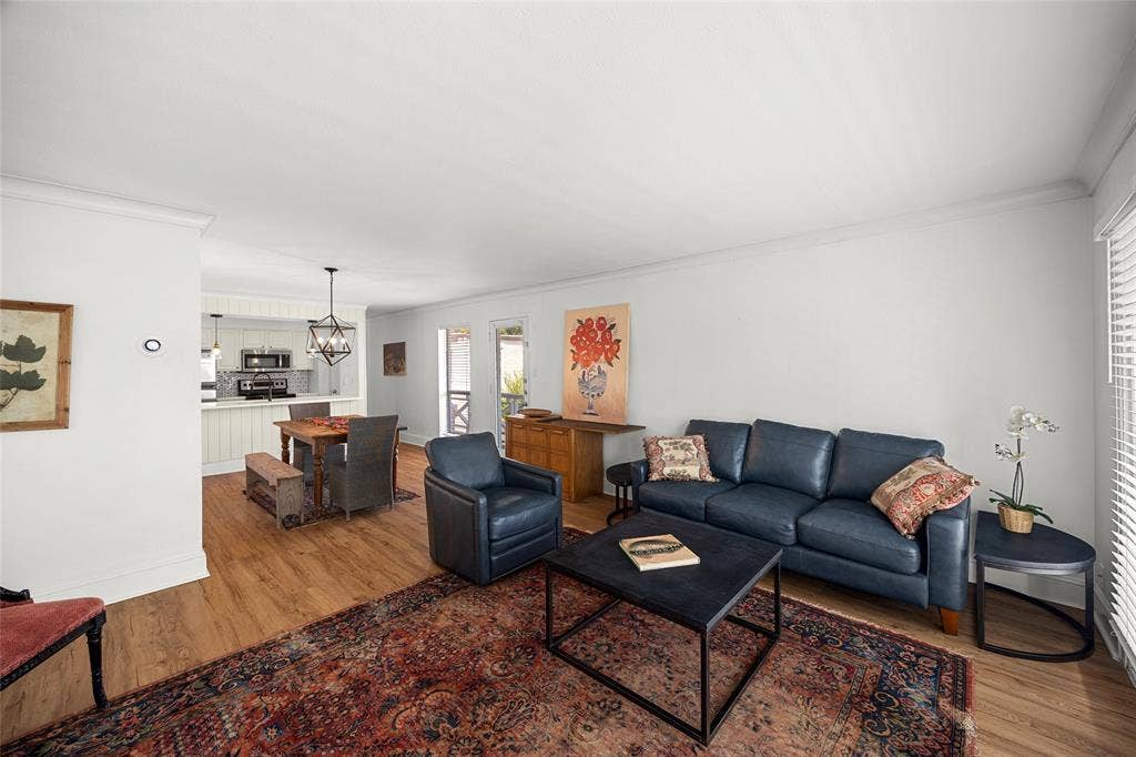5907 E University Boulevard, #201, Dallas, TX 75206 5907 E University Boulevard, #201, Dallas, TX 75206