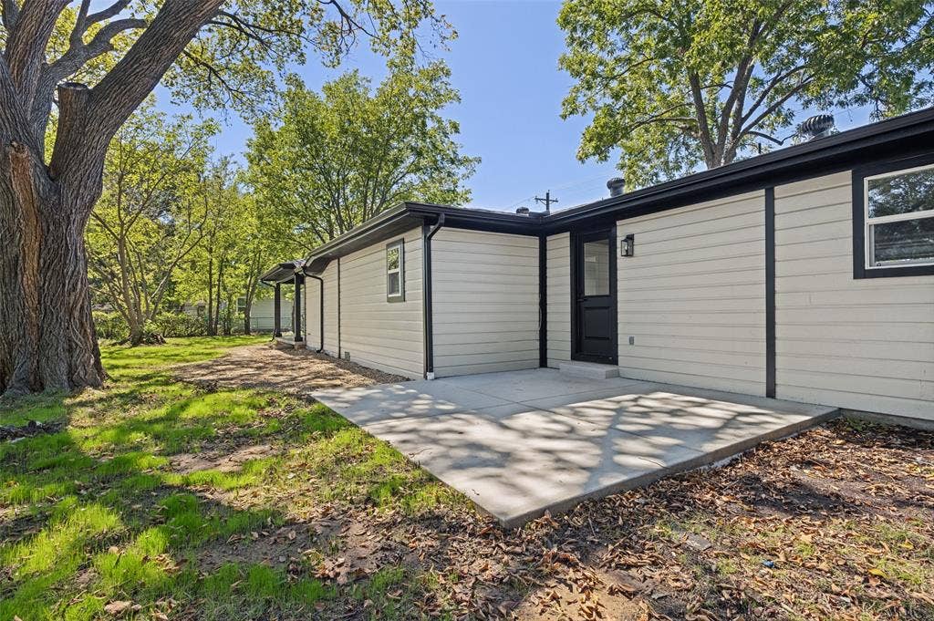 718 N Union Street, Whitesboro, TX 76273