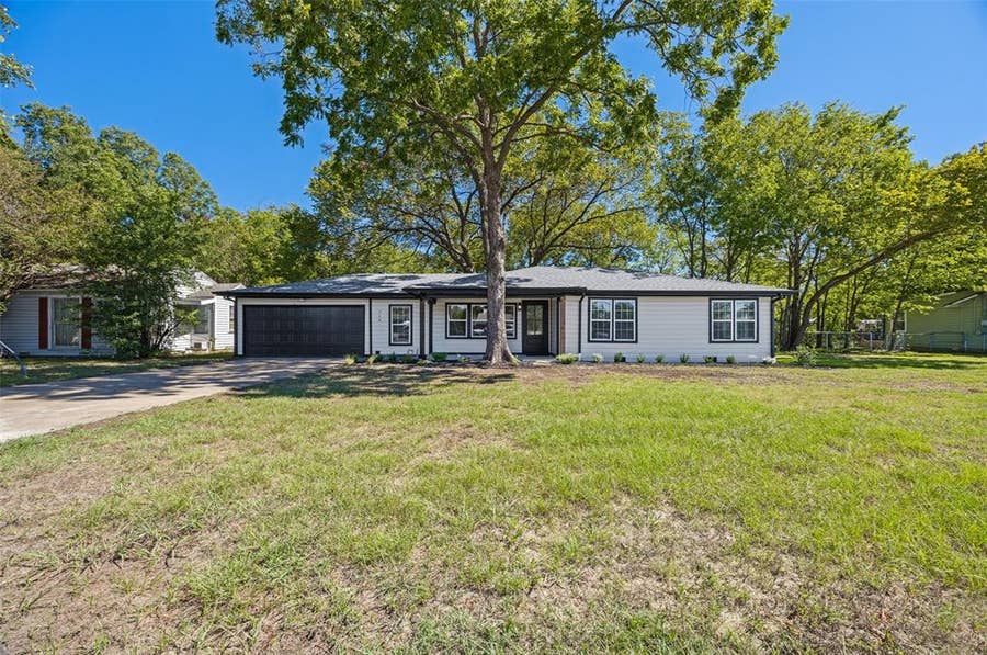 Property photo for 718 N Union Street, Whitesboro, TX