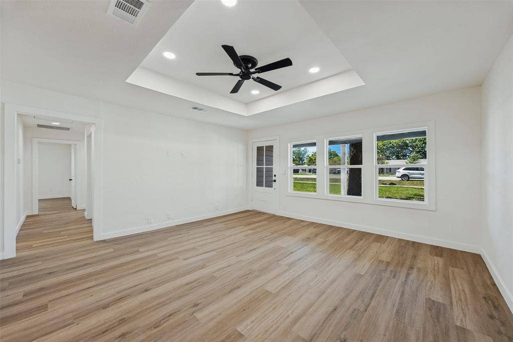 718 N Union Street, Whitesboro, TX 76273