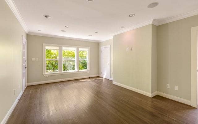 4009 Prescott Avenue, Dallas, TX 75219 Large upstairs living room that can easily convert to a 4th bedroom