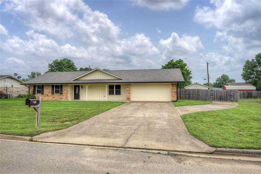 Property photo for 209 Myndi Circle, Sulphur Springs, TX