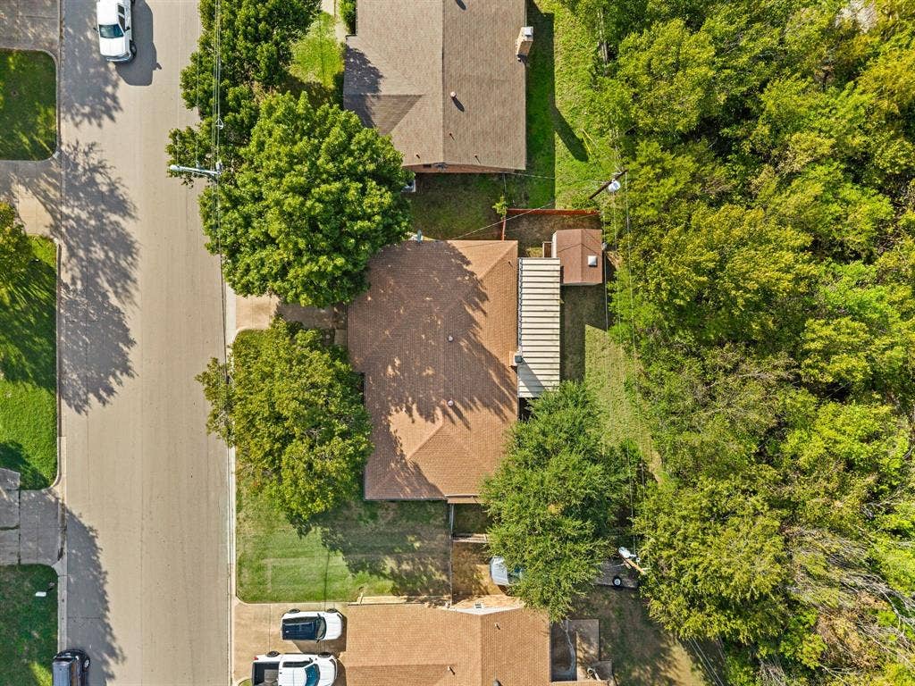 1121 Timbercreek Road, Benbrook, TX 76126