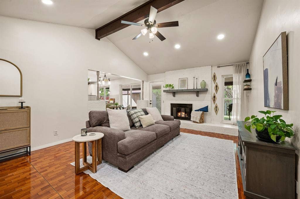 1121 Timbercreek Road, Benbrook, TX 76126