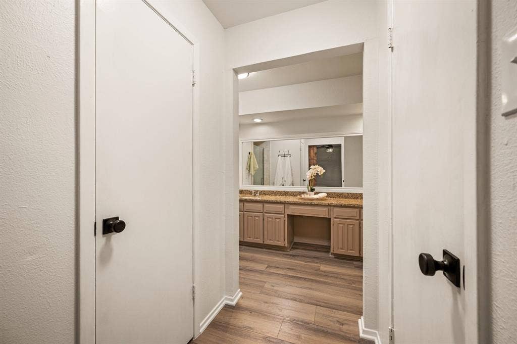 2 walk in closets