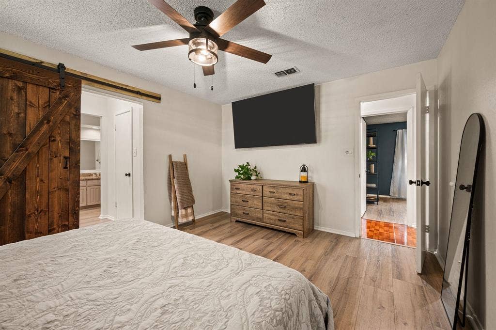 1121 Timbercreek Road, Benbrook, TX 76126