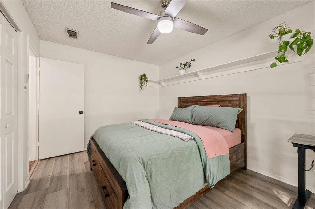 1121 Timbercreek Road, Benbrook, TX 76126