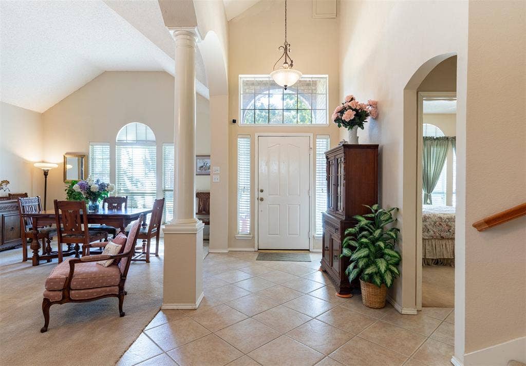 10208 Noel Drive, Frisco, TX 75035 Open-concept entry to living and dining rooms.