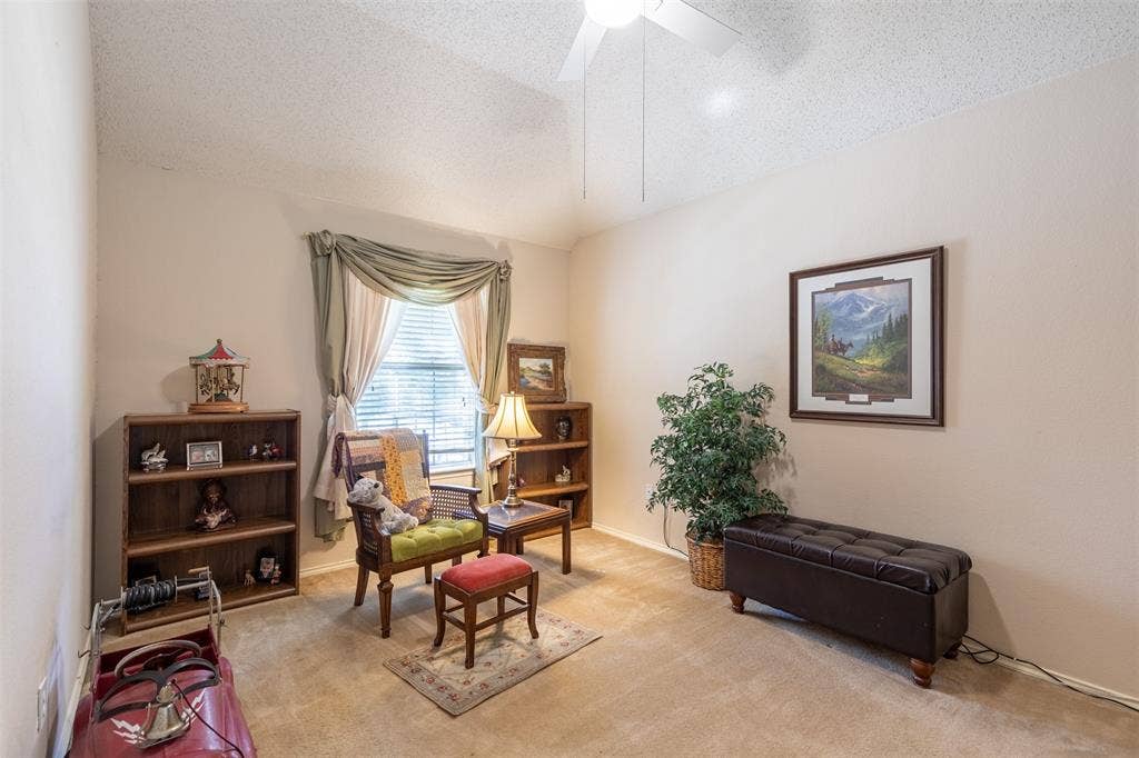 10208 Noel Drive, Frisco, TX 75035 Upstairs secondary bedroom.