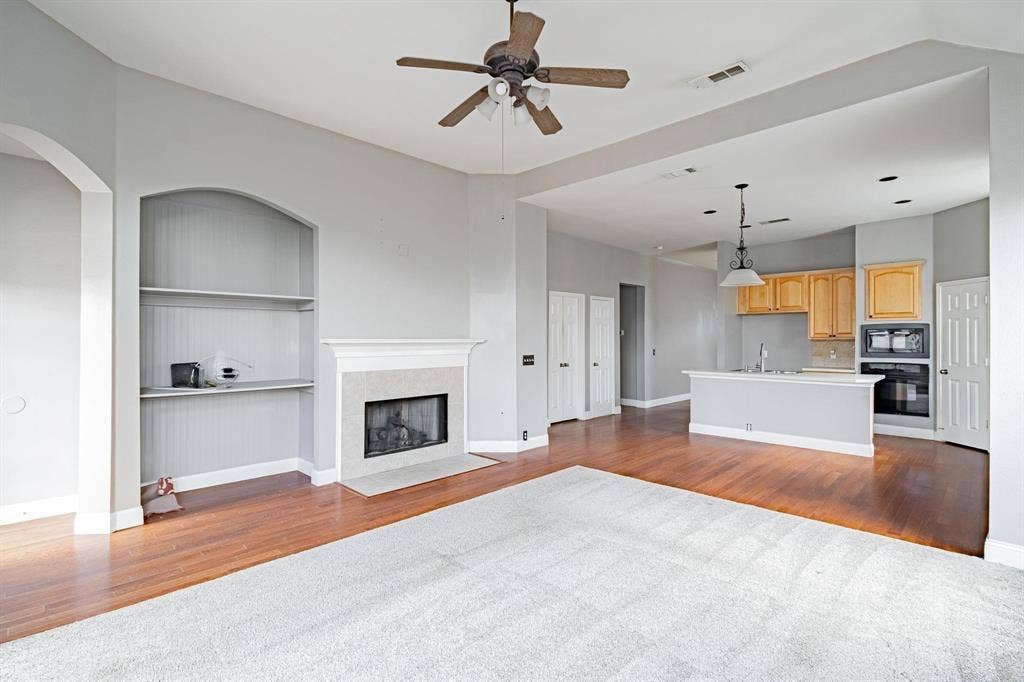 2450 Thorntree Drive, Frisco, TX 75033 2450 Thorntree Drive, Frisco, TX 75033